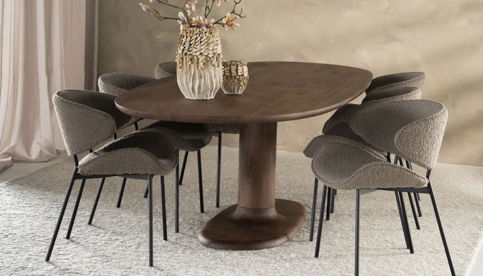 De ideale eethoek: zo combineer je tafel en stoelen